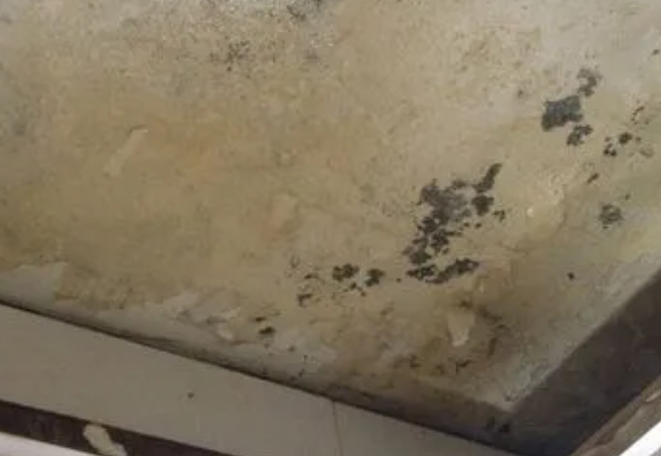 龙岩市阳台漏水维修公司分享下龙岩市卫生间渗水维修需要注意哪些问题。